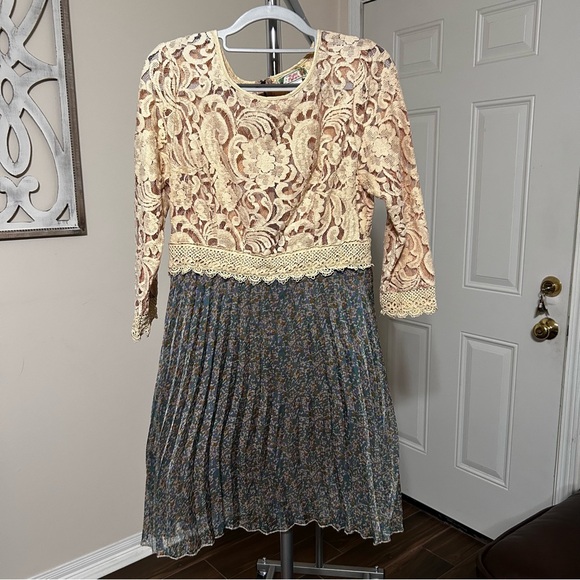 Flying Tomato Women’s Lace Dress 3/4 Sleeve Large Tan Cream Teal - Picture 1 of 10